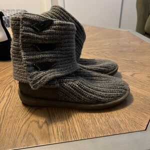 BearPaw knitted grey boots